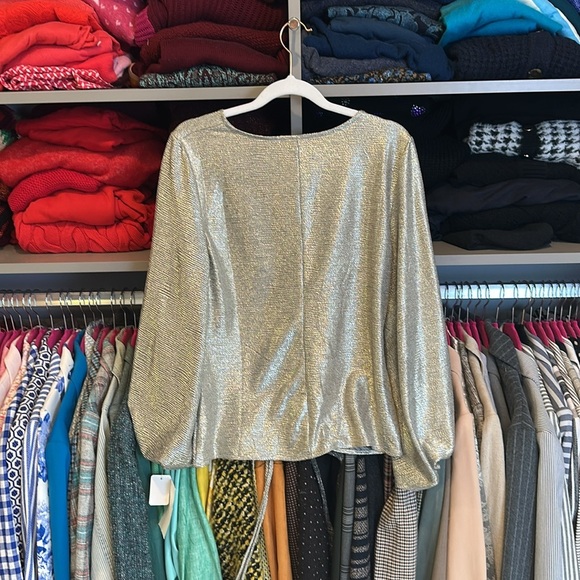 CeCe goldfish silver long sleeve v neck front ruching/tie blouse size XS - Picture 3 of 3